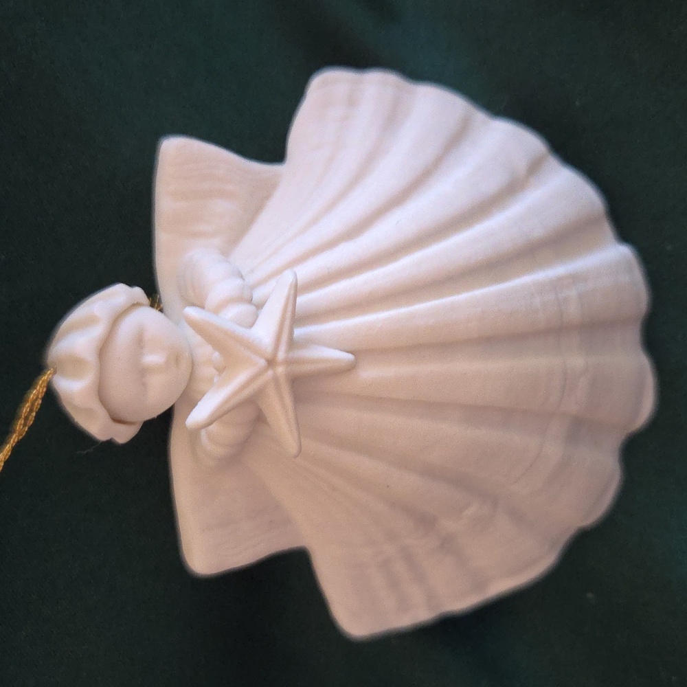 Star Angel Retired Ornament/Figurine 1982. Made In The USA.
